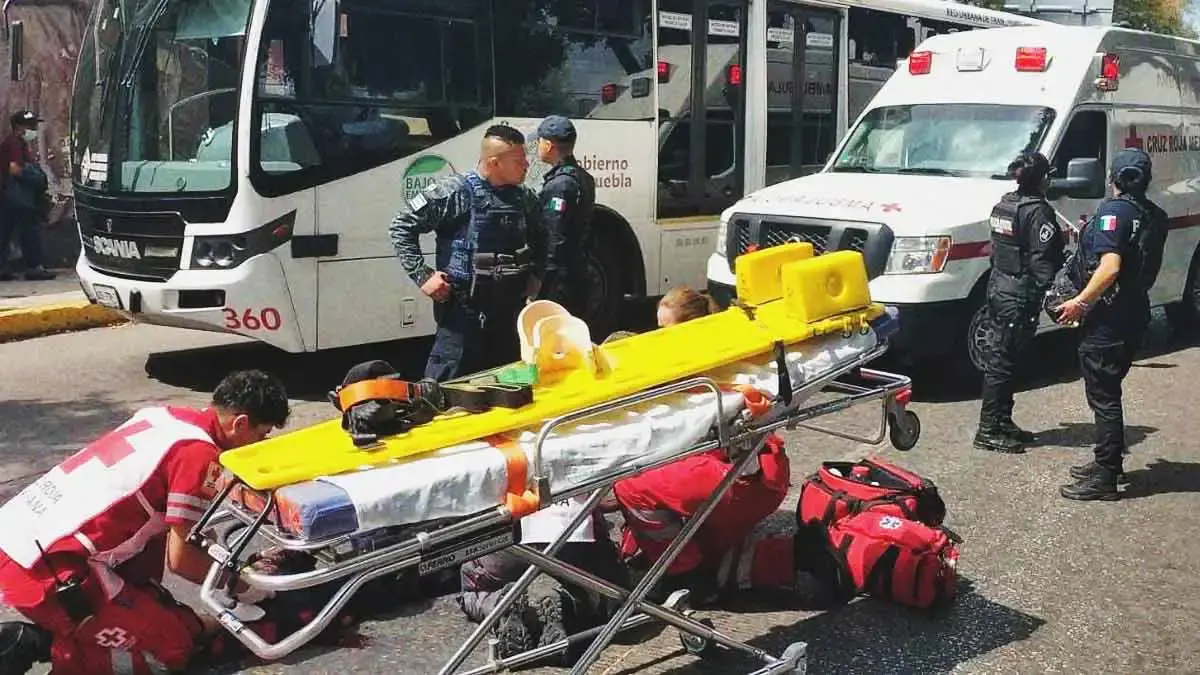 Adulto mayor muere tras ser atropellado por una patrulla estatal de Puebla