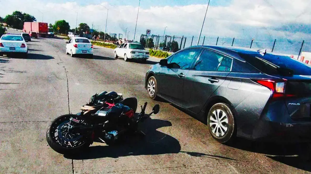 Motociclista falleció al derrapar en el Periférico Ecológico de Puebla