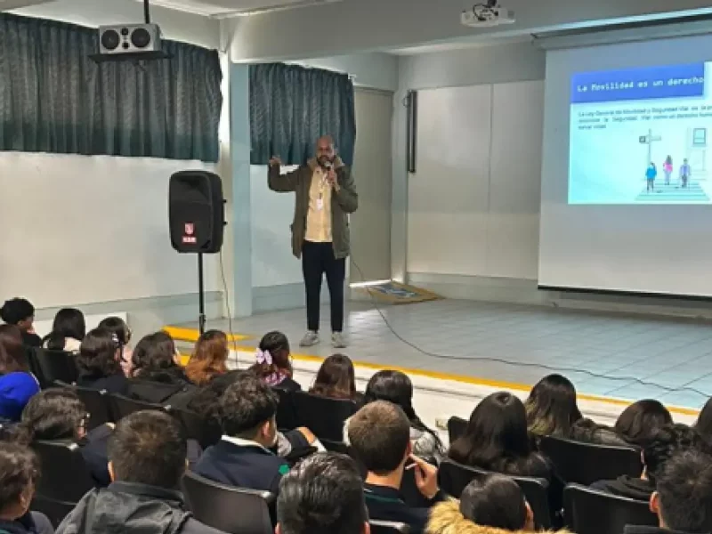 Ayuntamiento de Puebla brinda talleres de movilidad a más de 200 estudiantes de San Bartolo