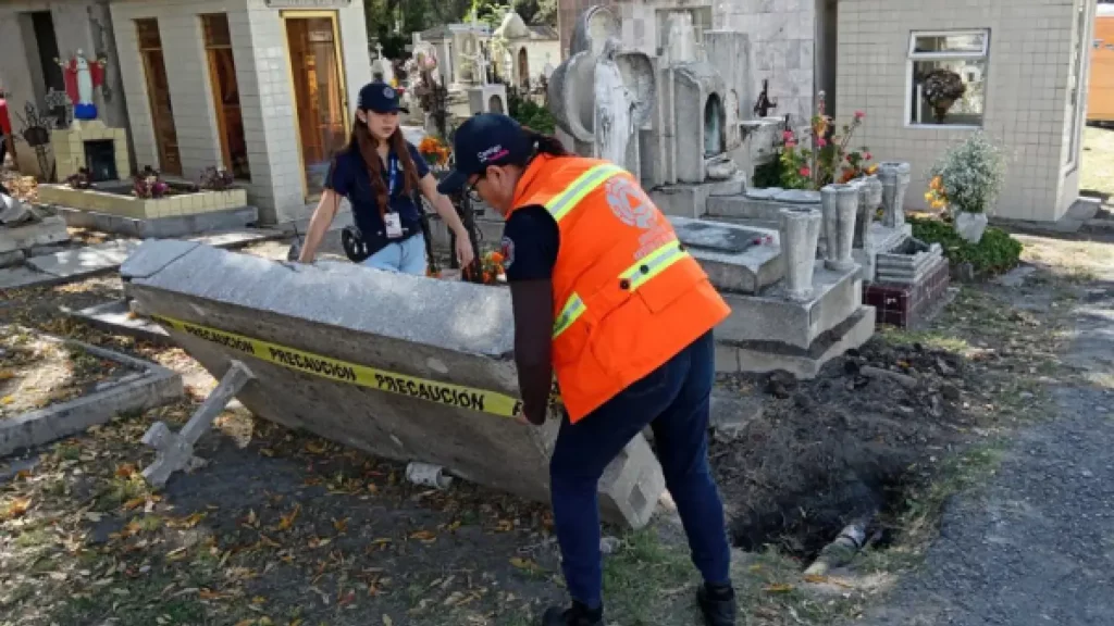 En Puebla capital se celebraron las festividades por el 'Día de Muertos' en orden
