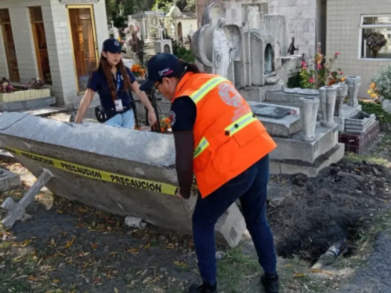 En Puebla capital se celebraron las festividades por el 'Día de Muertos' en orden