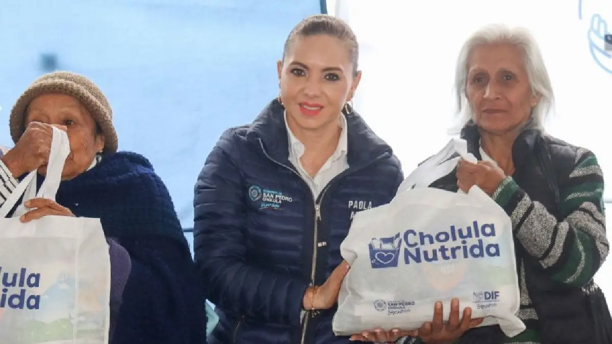 Entregan Paola Angon y María de la Barreda mil despensas de la tercera etapa de Cholula Nutrida