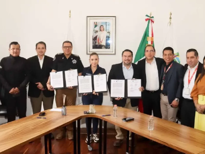 Paola Angon firma convenio con oxxo para fortalecer las tareas de seguridad