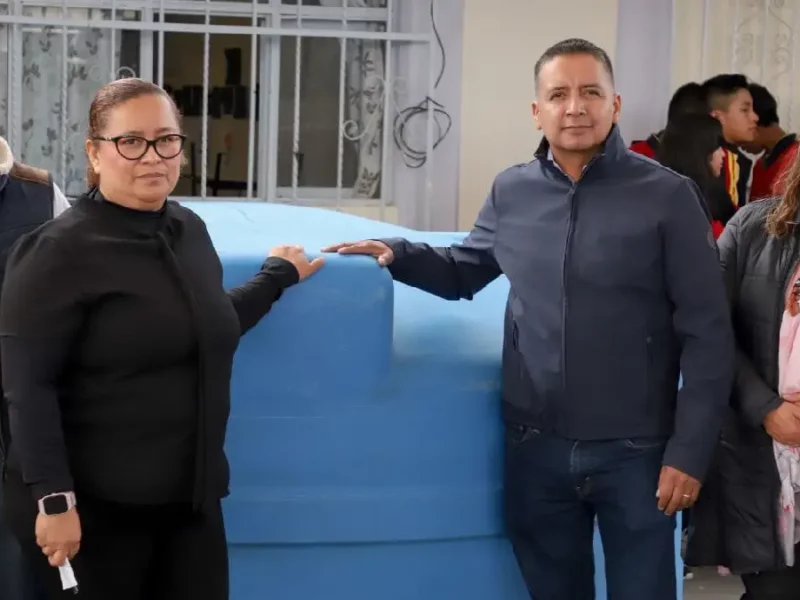 Beneficia Mundo Tlatehui a tres escuelas del municipio con cisternas de captación de agua de lluvia