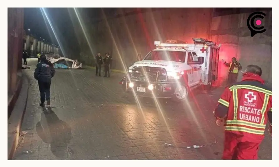 Automovilista muere en volcadura en el Distribuidor Vial Juárez Serdán