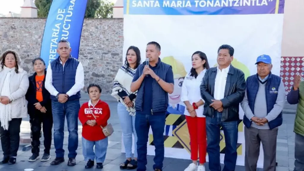 Inicia Mundo Tlatehui rehabilitación del primer cuadro de Santa María Tonantzintla