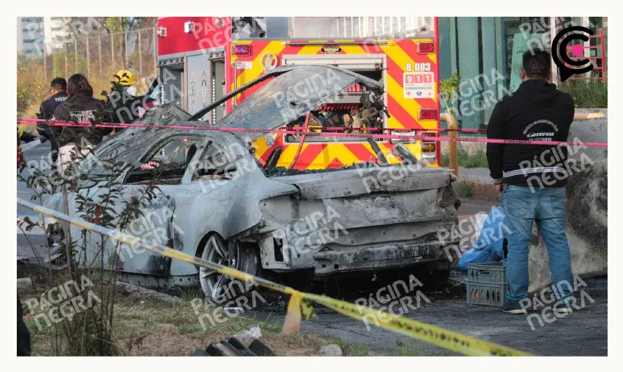 Tres personas murieron calcinadas en incendio de BMW en la Vía Atlixcáyotl