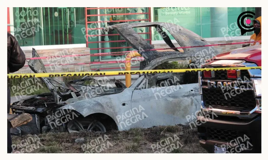 Tres personas murieron calcinadas en incendio de BMW en la Vía Atlixcáyotl