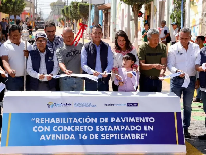 Entrega Mundo Tlatehui la rehabilitación de la Avenida 16 de Septiembre en la cabecera municipal