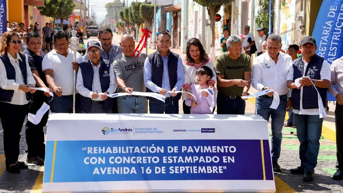 Entrega Mundo Tlatehui la rehabilitación de la Avenida 16 de Septiembre en la cabecera municipal