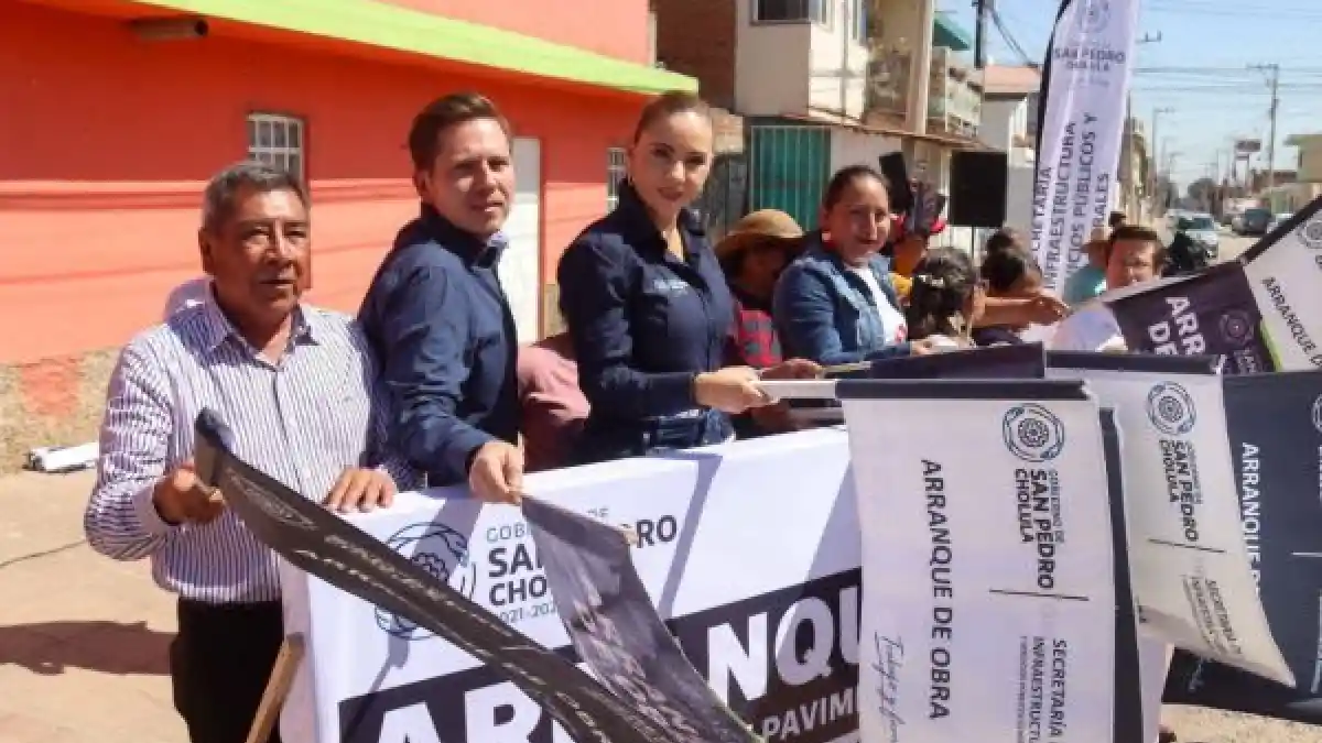 Paola Angon inicia pavimentación de la calle Zacapoaxtla, en beneficio de familias de Cocoyotla