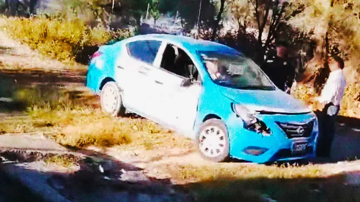 Un tren arrastró a un taxista durante varios metros en Tehuacán 