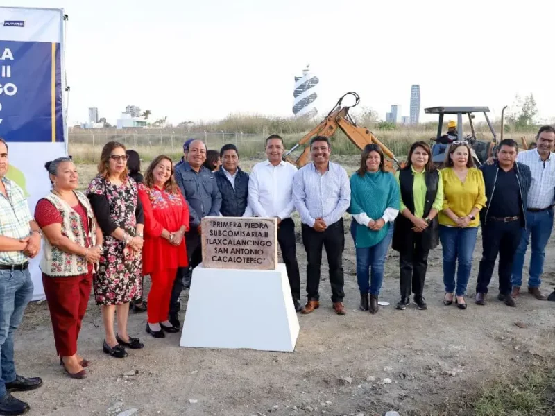 Coloca Mundo Tlatehui primera piedra de la Subcomisaría II Tlaxcalancingo-Cacalotepec