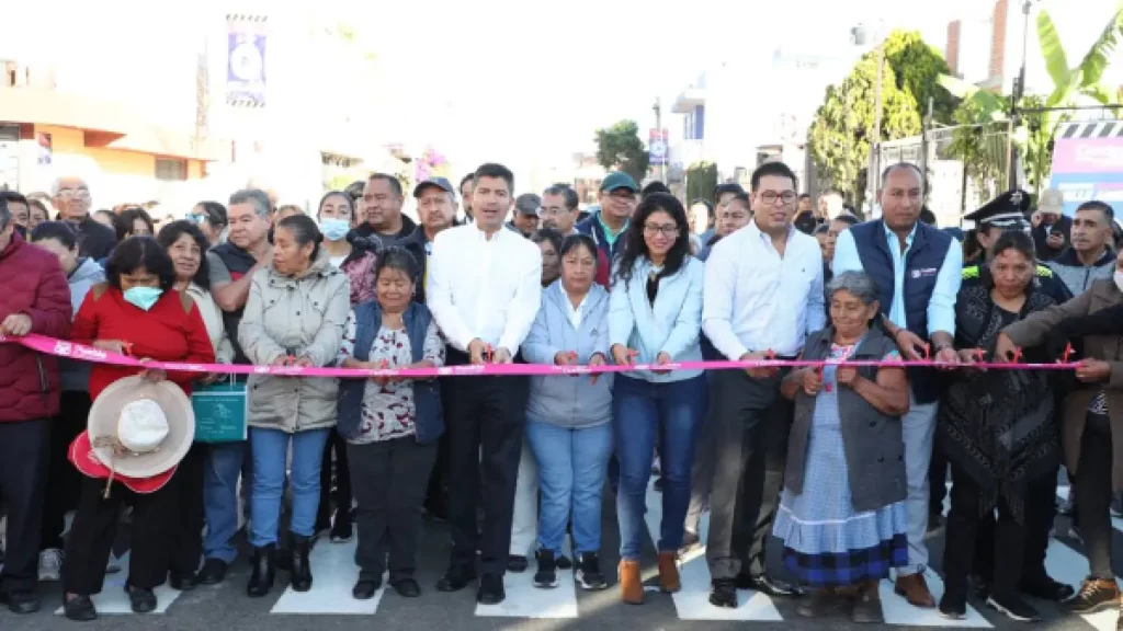Ayuntamiento de Puebla sigue entregando calles pavimentadas, ahora en la 16 de septiembre sur