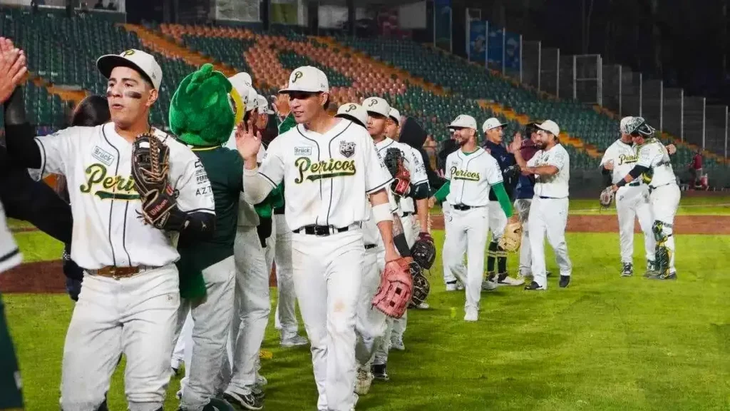Pericos derrota a los Diablos  y se mantiene en la cima de la Liga invernal