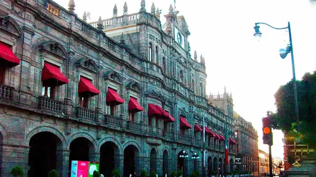 Restos sin identificar serán inhumados sólo con autorización del Ayuntamiento de Puebla