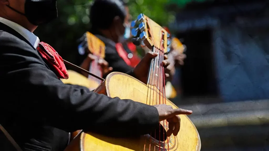 Día Internacional del Músico: Conoce a la Rondalla Emaús de Puebla