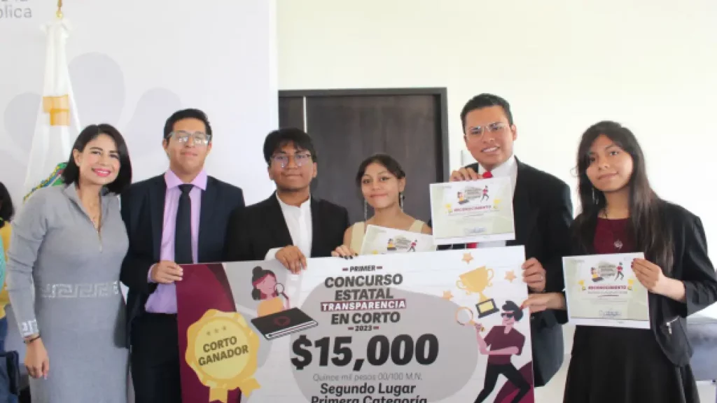 Personas acreditadas por el Ayuntamiento de Puebla ganan premio estatal de contraloría social 2023