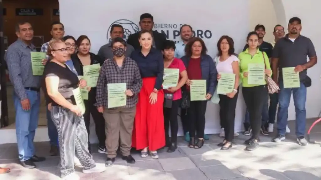 Paola Angon continúa brindando facilidades a los comercios y atención a las familias