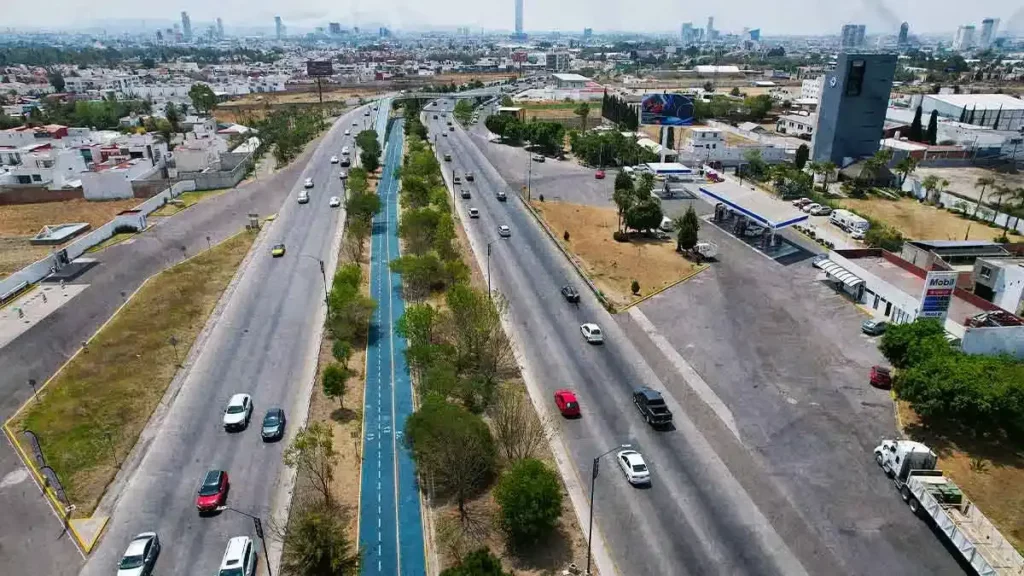 Para 2024, alumbrado público en Periférico Ecológico de Puebla costará más de 63 mdp