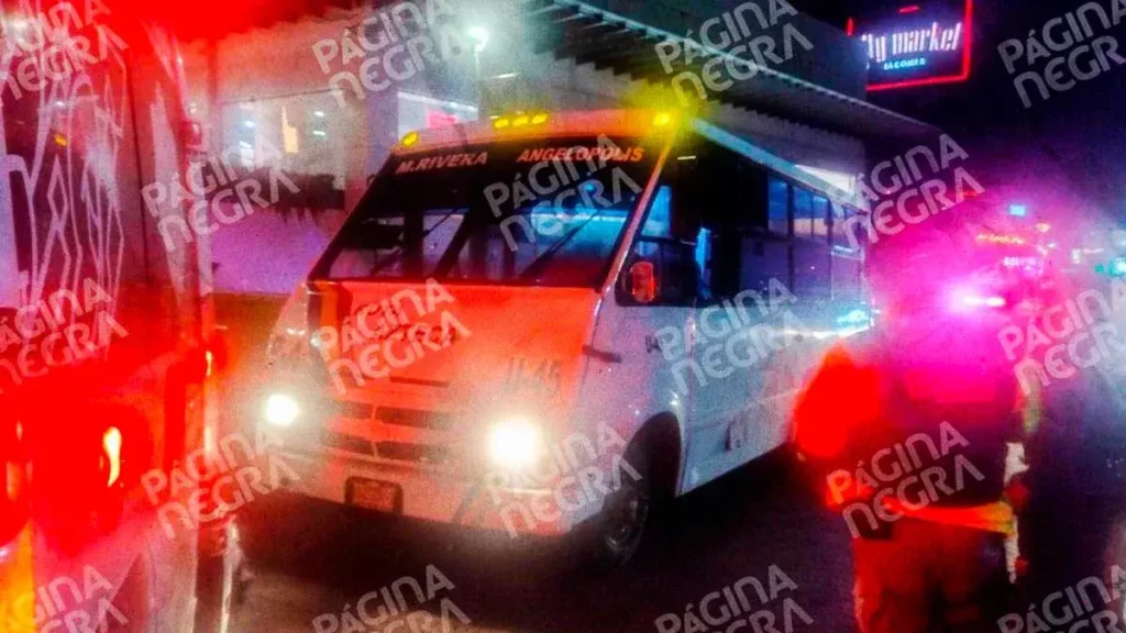 Asesinan a conductor de la ruta Azteca enfrente de Plaza Solesta en Puebla