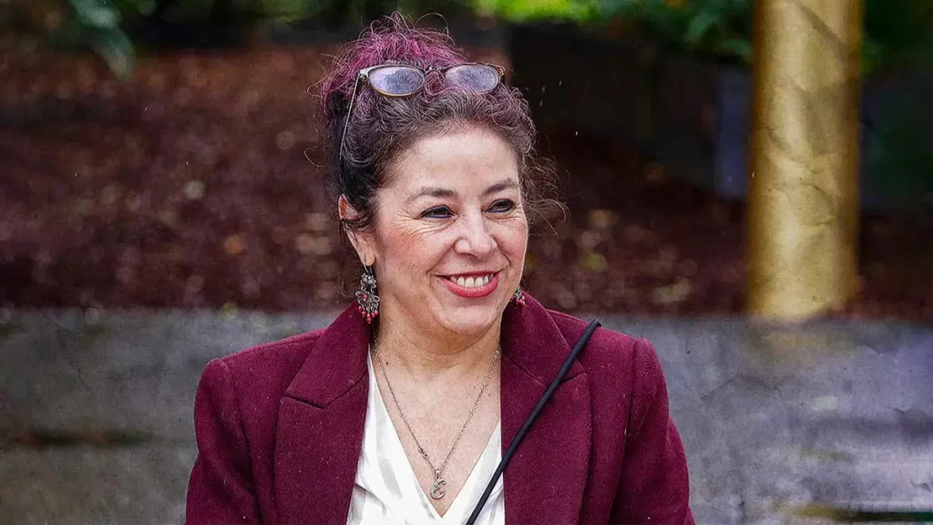 La regidora Elisa Molina levanta 324 oficios de peticiones ciudadanas durante recorridos por Puebla