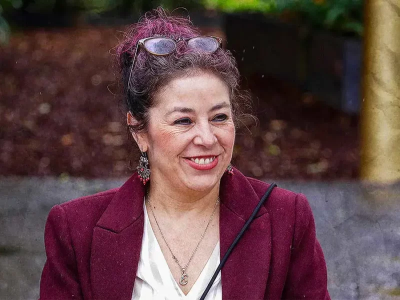 La regidora Elisa Molina levanta 324 oficios de peticiones ciudadanas durante recorridos por Puebla
