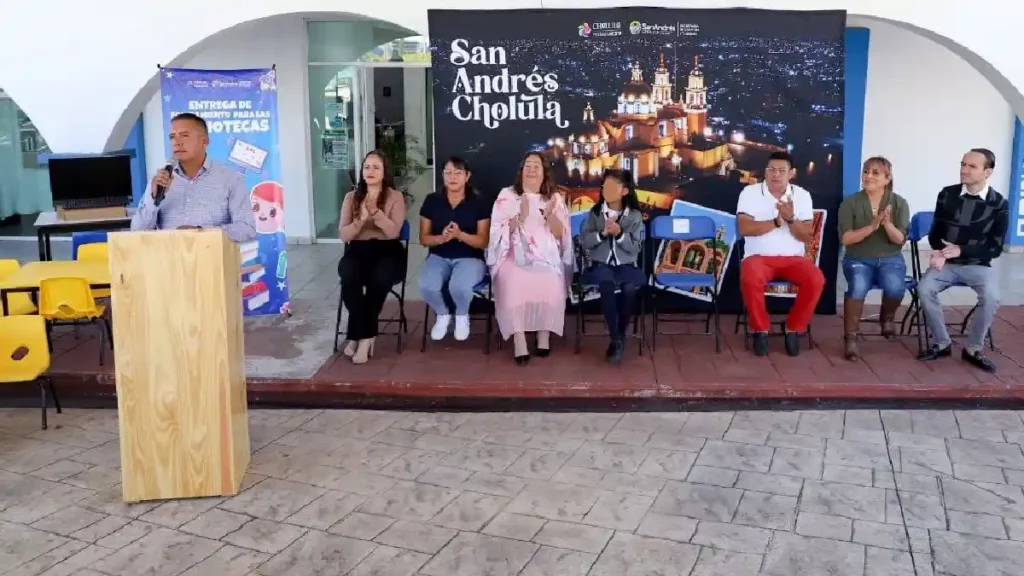 Inicia Mundo Tlatehui el equipamiento de las bibliotecas de San Andrés Cholula