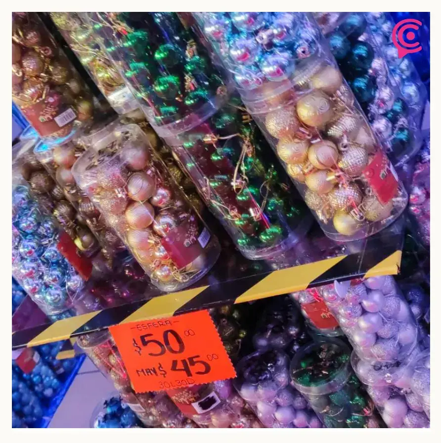 Por bajos precios, productos chinos acaparan oferta de adornos navideños en Puebla