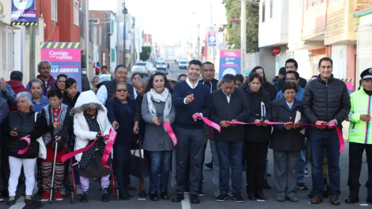 Gobierno municipal inaugura calle 13 de Mayo en Granjas de Puebla
