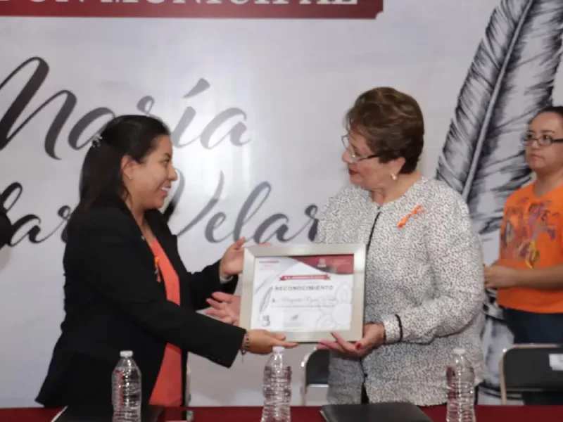 Gobierno municipal entrega el galardón atlixquense "María Aguilar Velarde" a Margarita Rojas