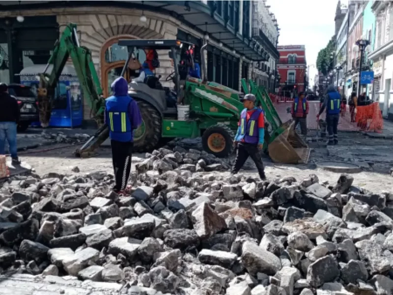 Ayuntamiento de Puebla trabaja en el mantenimiento de la 2 oriente; concluirá el 4 de diciembre