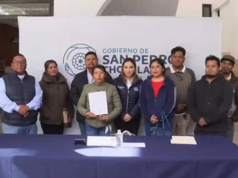 Paola Angon formaliza entrega de terreno para la construcción de telebachillerato en Zacapechpan