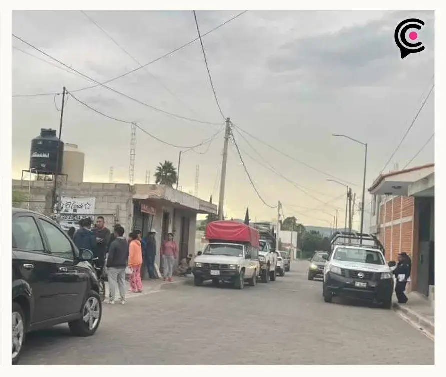 Mecánico muere aplastado por camioneta que reparaba en Cholula