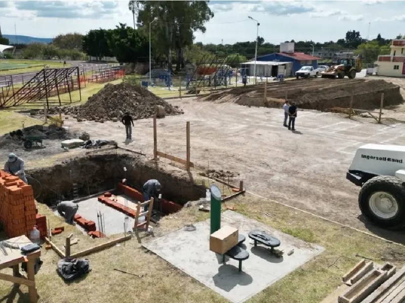 Gobierno de Atlixco avanza con la rehabilitación de 2 vialidades importantes y la construcción de una alberca semiolímpica