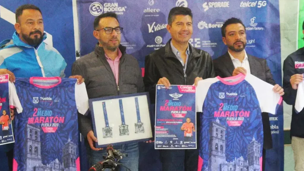 Esta será la playera y medalla de la segunda edición del Medio Maratón Puebla 2023