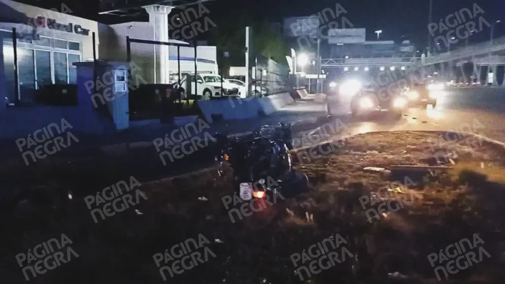 Motociclista se lesiona de gravedad al derrapar sobre la Vía Atlixcáyotl