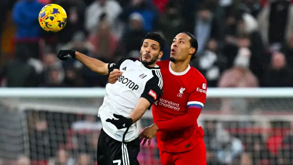 Edson Álvarez y Raúl Jiménez fueron titulares en la actividad de la Premier League