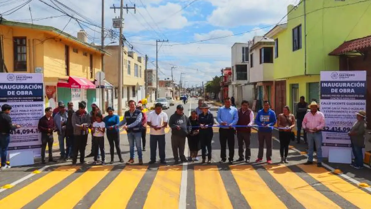 Paola Angon entrega pavimentación de la calle Vicente Guerrero en Tepontla