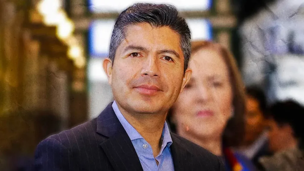 Eduardo Rivera pedirá licencia definitiva cuando avalen su registro a la gubernatura de Puebla