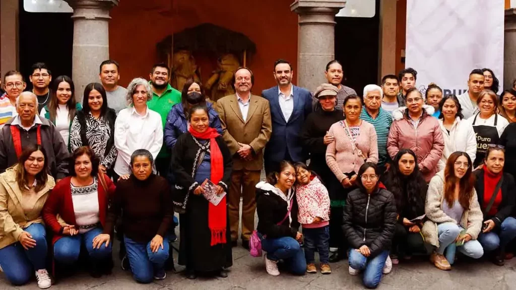 Visita la Expo Venta “Navidad poblana, Artesanos y Productores Presentes” en la Casa de Cultura