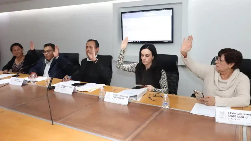 Aprueban en Comisión exhorto para eliminar el juicio de interdicción como requisito para trámites estatales