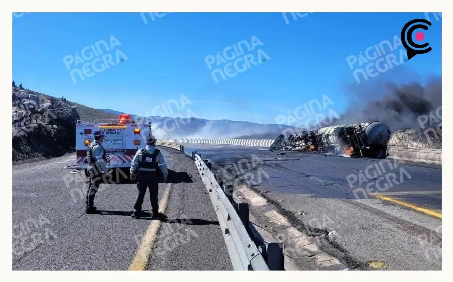 Volcadura e incendio de pipa dejó a chofer muerto en Palmar de Bravo