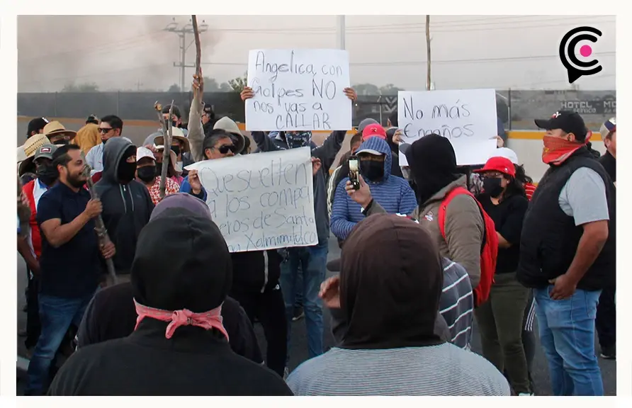 Siete detenidos y seis heridos tras conflicto en Xalmimilulco, pobladores cierran la autopista México-Puebla
