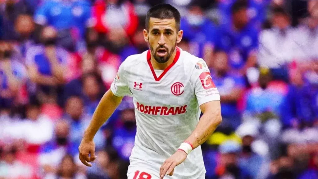 Fernando Navarro es el primer refuerzo del Club Puebla para el Clausura 2024