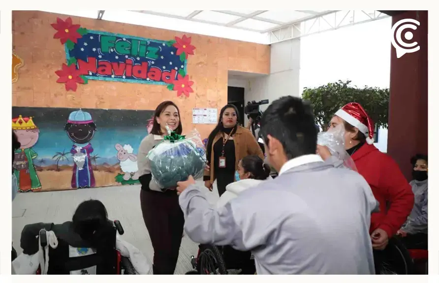 Celebran SEDIF y Gaby Bonilla posada navideña en Casas de Asistencia