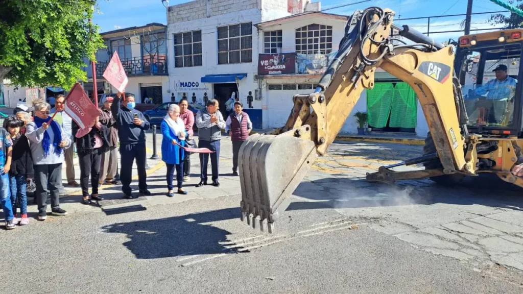 Ariadna Ayala cierra el año iniciando obra pública en diferentes colonias de Atlixco