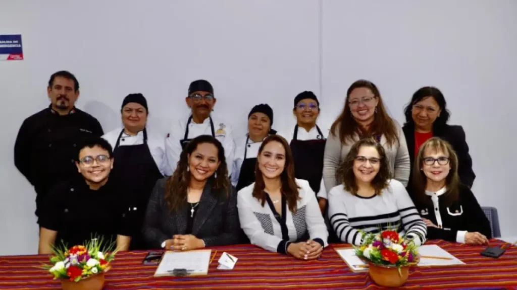 SMDIF continúa graduando a técnicos en gastronomía