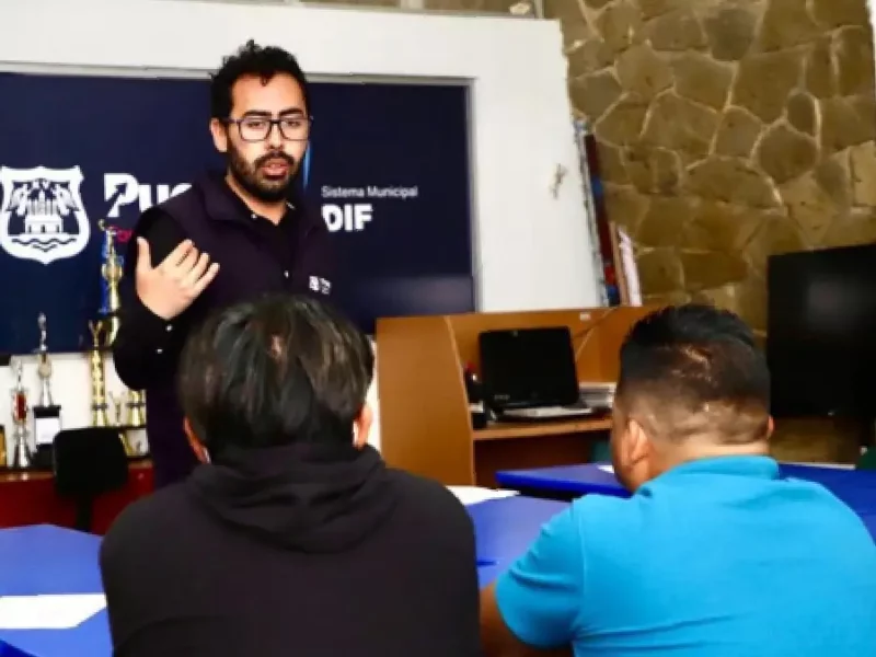 SMDIF promueve nuevas masculinidades con taller "Hombres sin violencia"