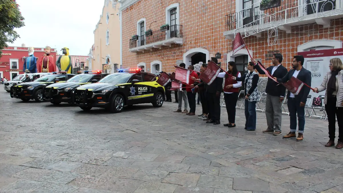 Fortalece Ariadna Ayala la seguridad pública de Atlixco con la entrega de 4 nuevas patrullas